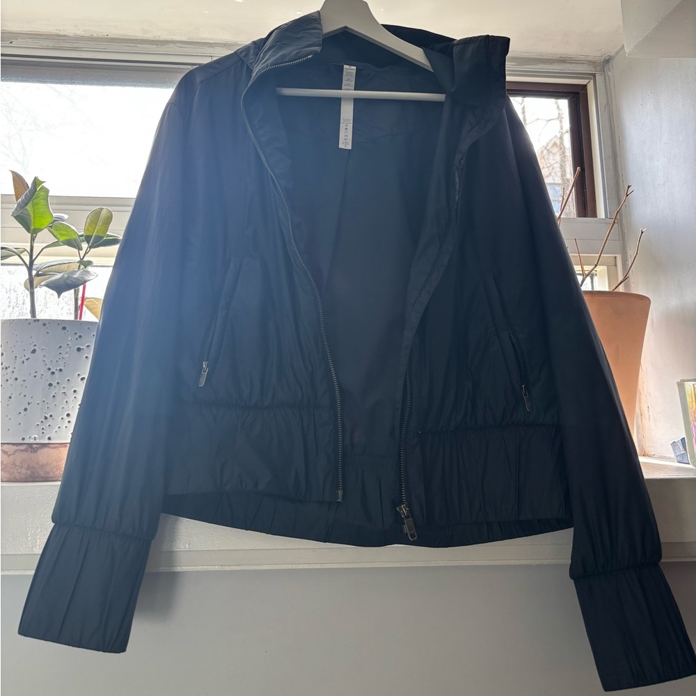 Lululemon Women's navy blue Jacket with hoodie